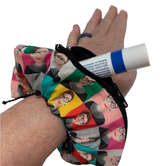 RBG Ruth Bader Ginsberg zipper hair scrunchie hand made USA cotton rare NWT - Picture 3 of 5